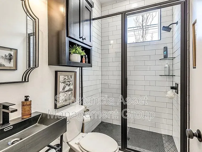 4020 N Military Ave — Photo 8