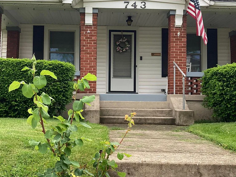 743 Creighton Ave — Photo 11