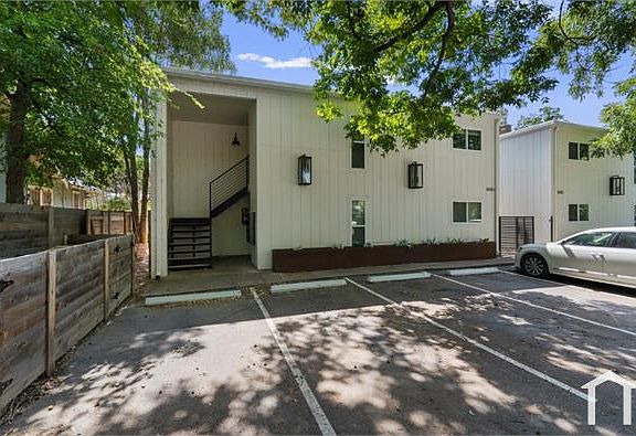 2nd image of 4105 Speedway APT 202