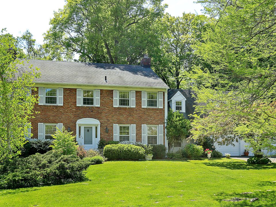 1st image of 134 Hillair Cir