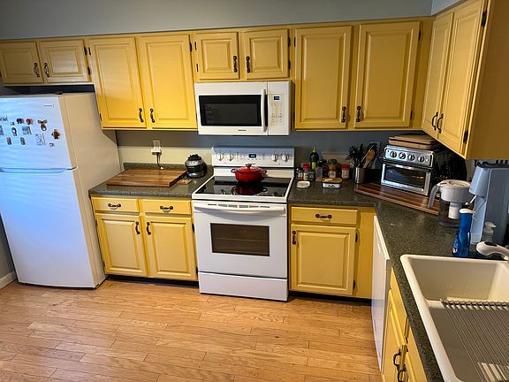 3rd image of 2401 Brand Farm Dr
