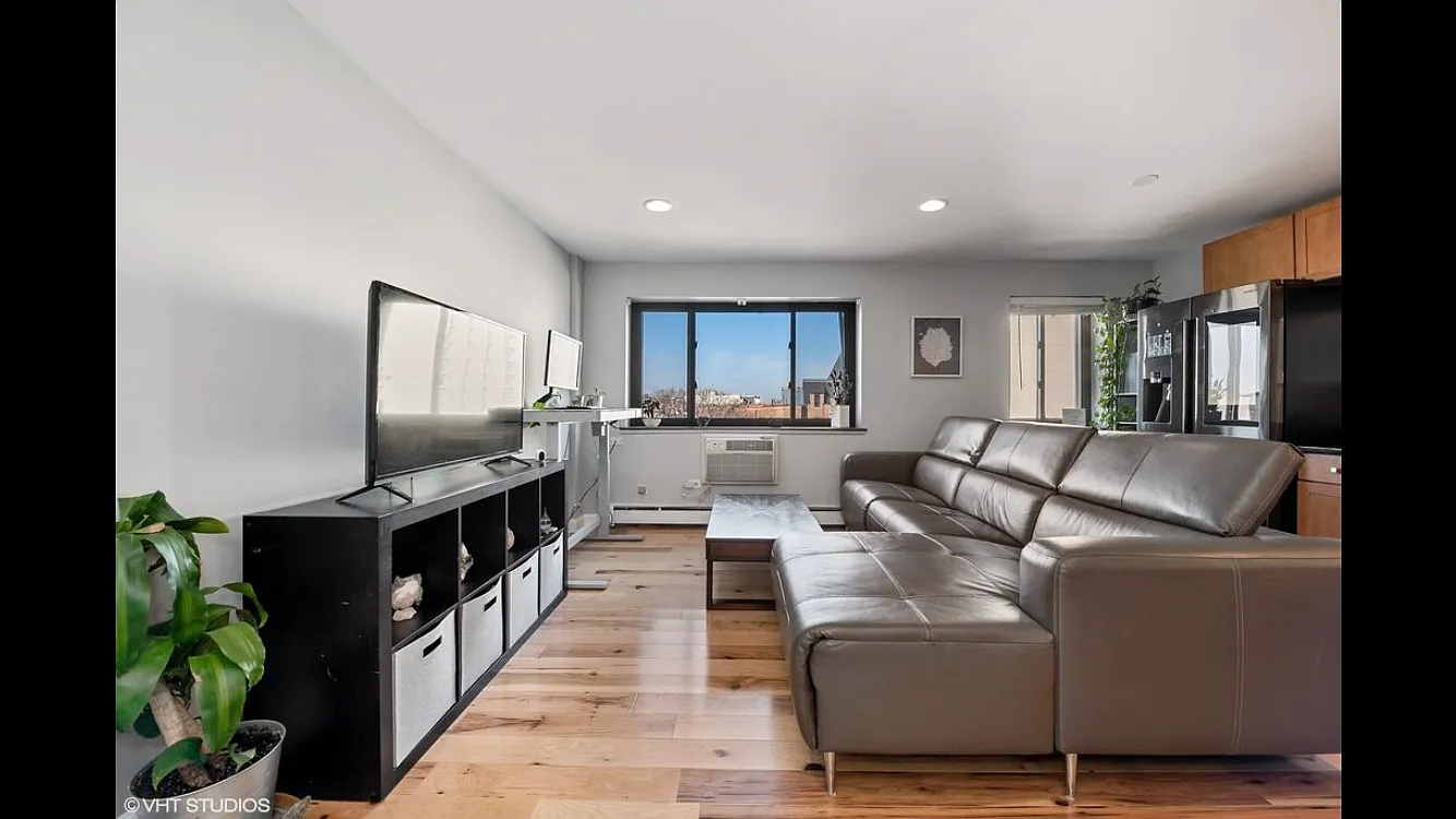 2 bed, $2,975 — Photo 3