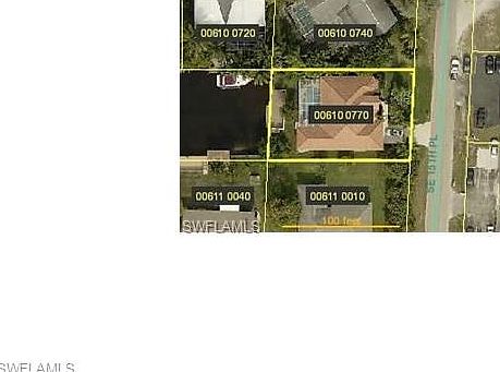 2nd image of 2910 SE 15th Pl