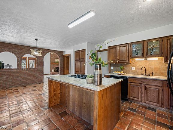 5th image of 490 Johnson Rd