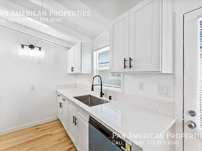 143 W Mayfair Ave — Photo 2