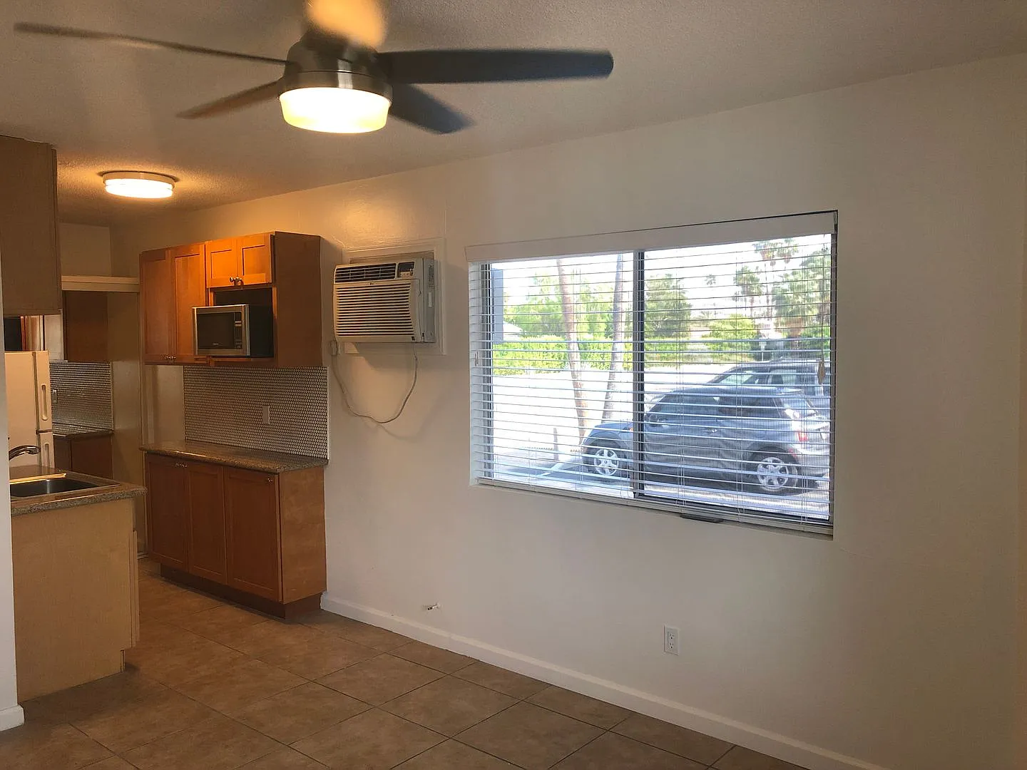 588 E. Mel Avenue - Hermosa Palms — Photo 4