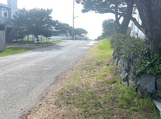 1759 NW 57th St, Lincoln City, OR 97367