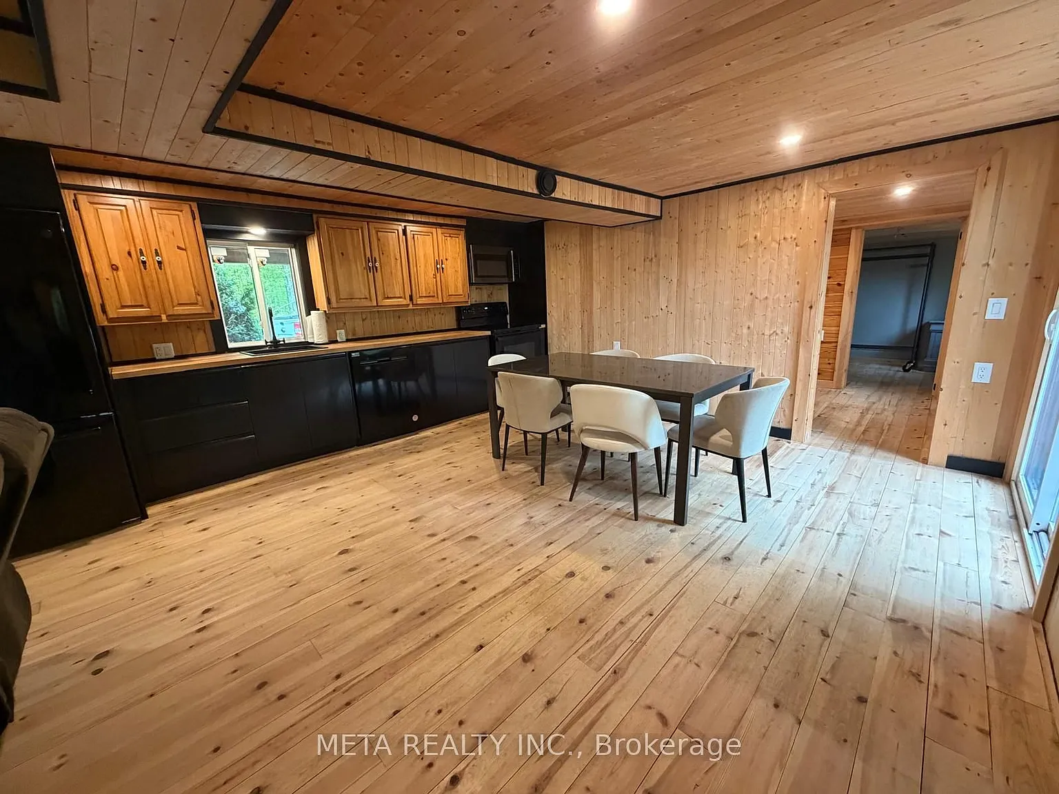 2 bed, $1,900 — Photo 4