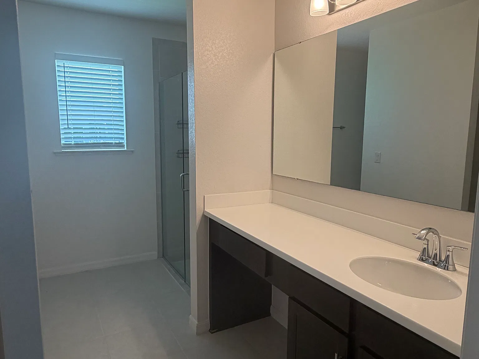 4 bed, 1876 sqft, $2,100 — Photo 3