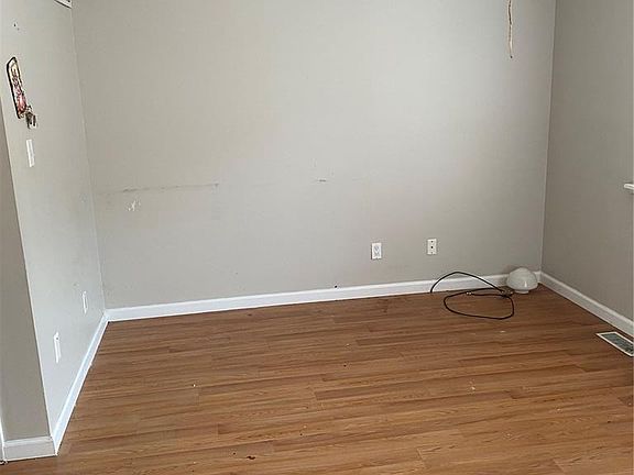 2nd image of 845 Portsdown Rd