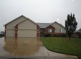 2528 E Saint Andrew Ct, Goddard, KS 67052