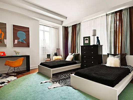 Sold by Sotheby's International Realty | media 1