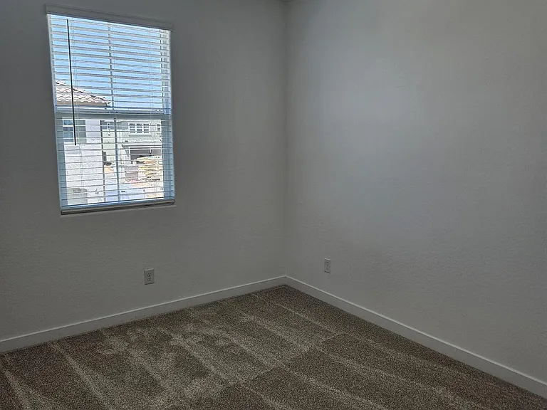 8310 E Prairie Ave — Photo 27