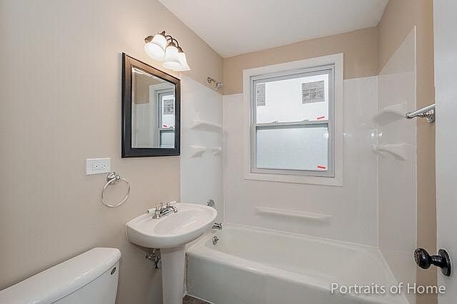 1st image of 119 N Woodlawn St
