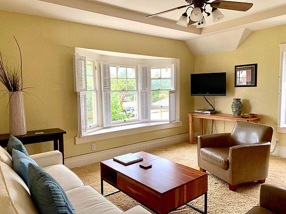 TV in living room has roku