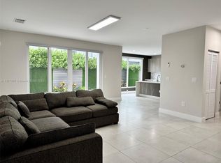 6830 NW 103rd Ave, Doral, FL 33178