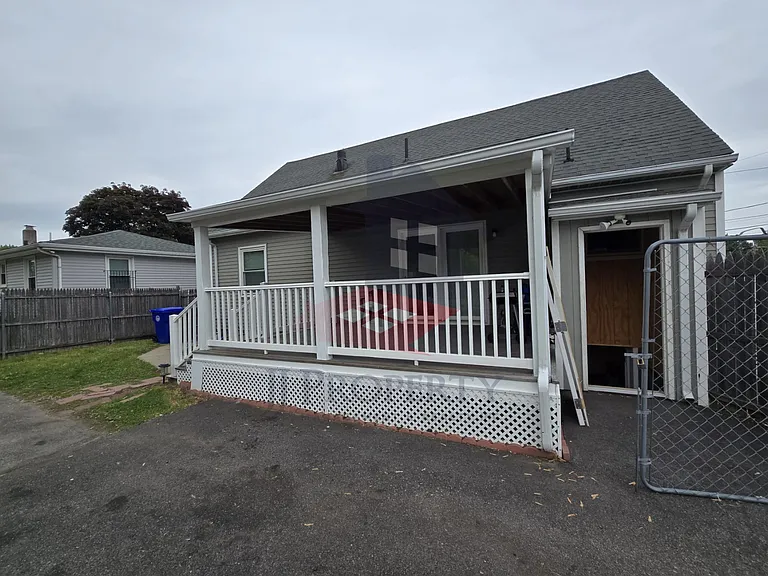 104 Robinson St — Photo 17