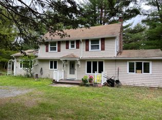 18 Tara Ln S, Craryville, NY 12521