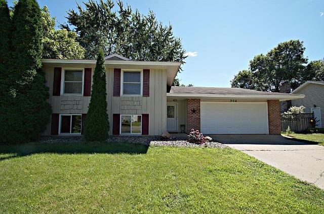 You'll be contented in this charming home  nestled in a great neighborhood just minutes away from shopping and freeway.