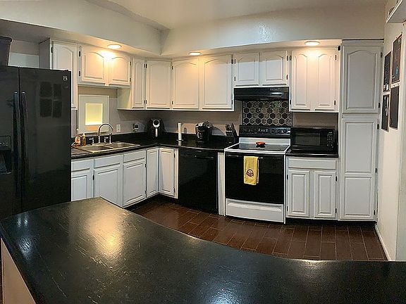 3rd image of 3302 Spillers Ave