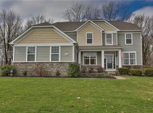 635 Markus Ln, Aurora, OH 44202