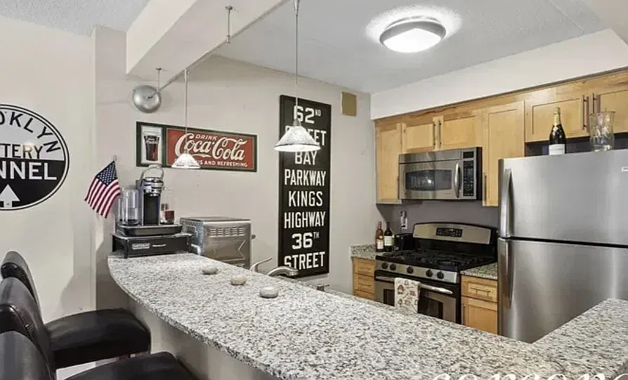 516 West 47th Street — Photo 2