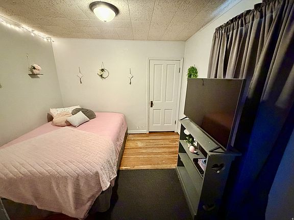 5th image of 265 E Main St