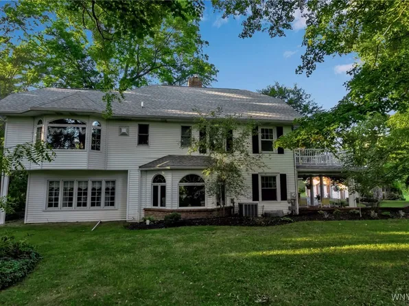 2271 Bullis Rd, Elma, NY 14059