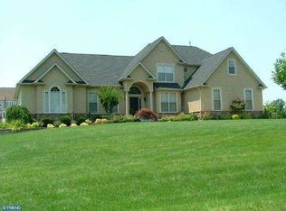 302 Topaz Ct, Mullica Hill, NJ 08062