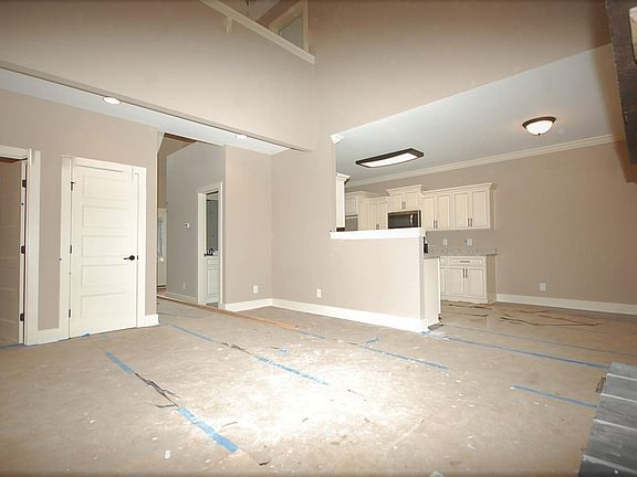 4th image of 714 Pebble Point Rd