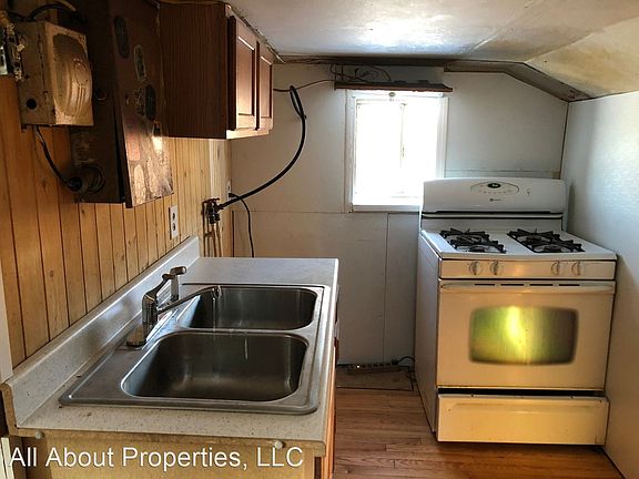5th image of 606 Goodrich Ave