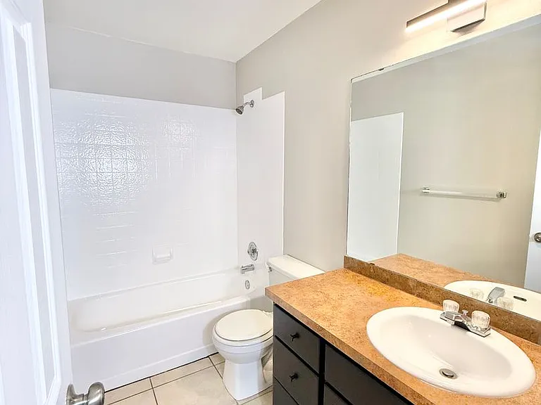 918-922 Teal Ct. — Photo 16