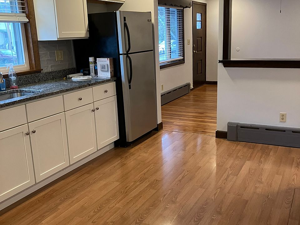 1st image of 221 6th Ave #221