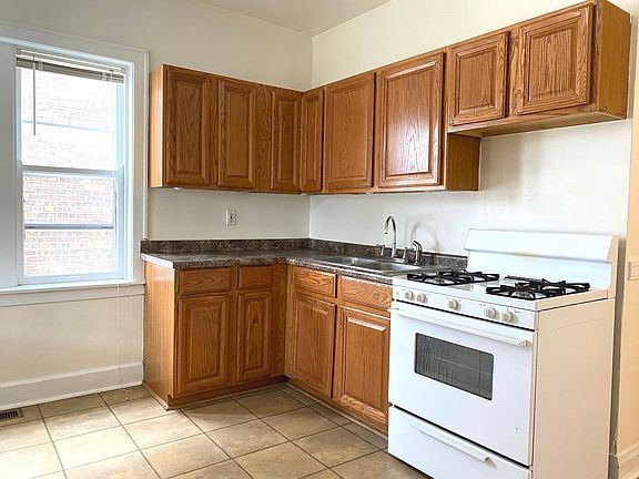 2nd image of 1931 Wesley Ave #1
