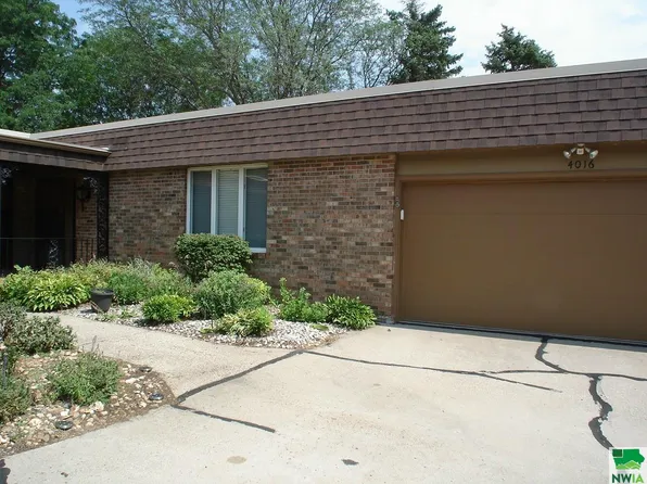 4016 Hiawatha St W, Sioux City, IA 51104