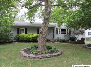 21 Peach Blossom Ln, Middletown, NJ 07748