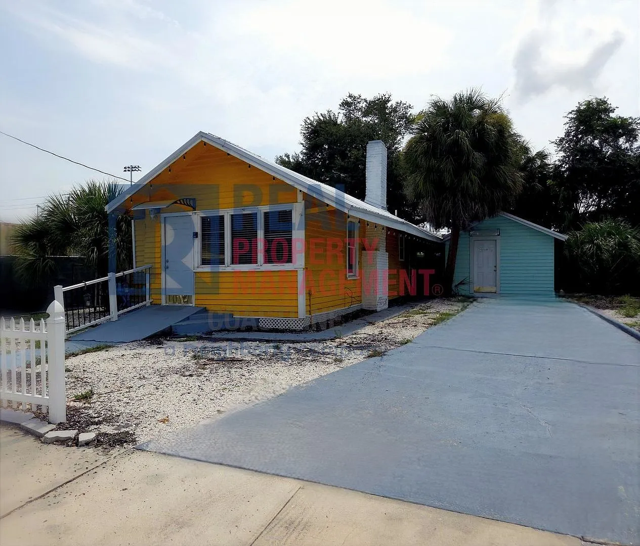 Village of the Arts Charmer Updated 2BR Home with Detached 1BR Cottage — Photo 2