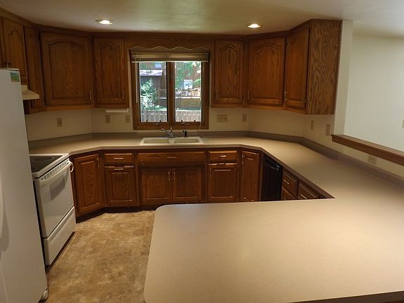 4th image of 2148 Crestwood Springs Dr