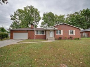 3309 Greenwood Ln, Godfrey, IL 62035