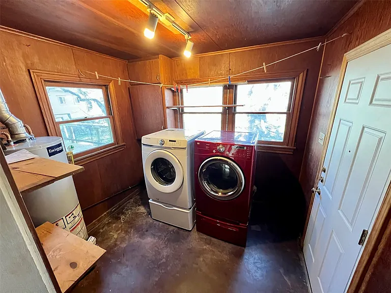 302 Park Ln — Photo 10