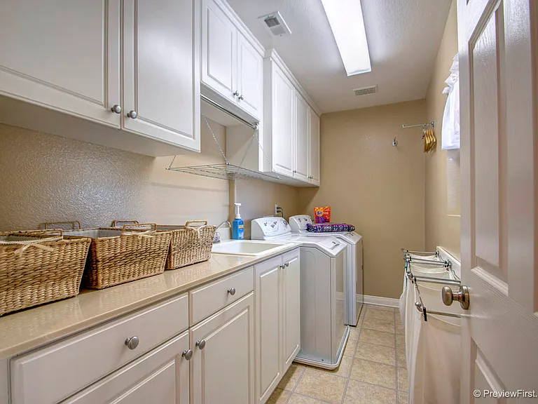 5292 Village Dr — Photo 14