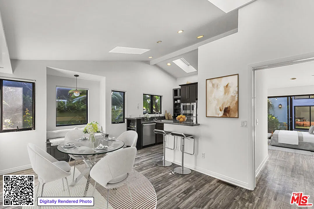 2 bed, 2.5 bath, 762 sqft, $10,000 — Photo 2