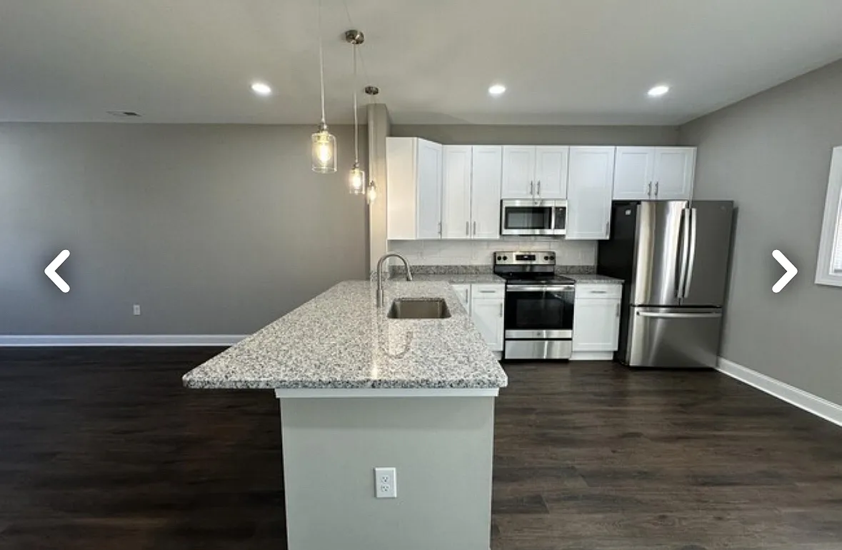 3 bed, 2.5 bath, 1336 sqft, $1,785 — Photo 4