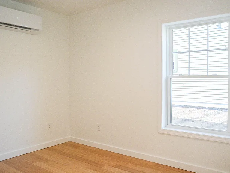 548 Main St #1 — Photo 15
