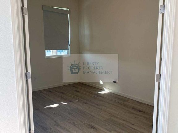 4th image of 3147 Stanley Dr