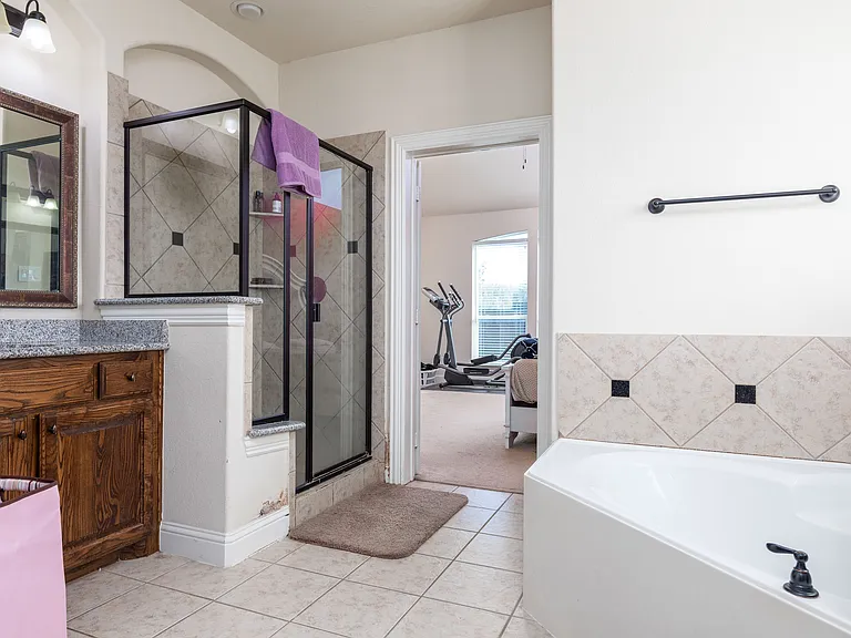 2555 Hannah Cir — Photo 16