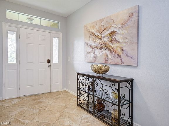 4th image of 915 NE 36th Terrace Cpe