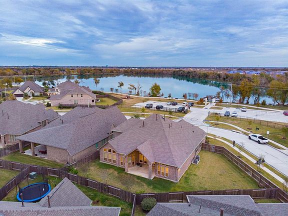 3rd image of 2536 Davis Prairie Ln