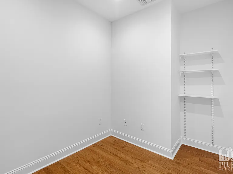 331 E 81st St #2R — Photo 9