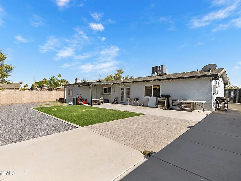 4716 W Christy Dr — Photo 41